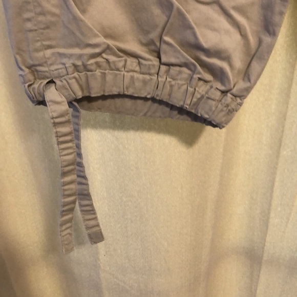🎉 4 for $20 New Additions Khaki Capris - Picture 3 of 8